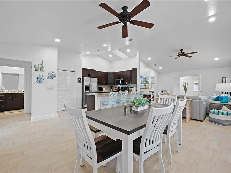 6075 Francis St — Photo 4