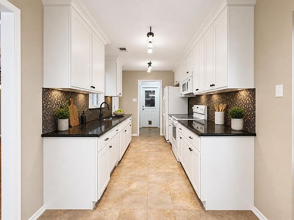 3rd image of 13882 Hollowgreen Dr #810