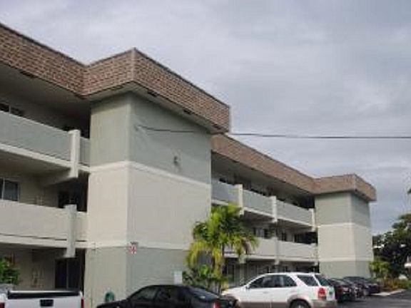 2nd image of 1400 NE 54th St APT 202