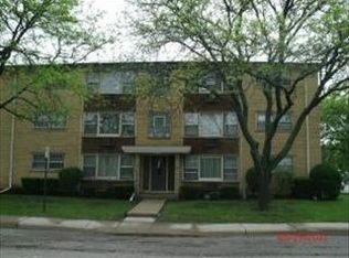9285 W Noel Ave #C2, Des Plaines, IL 60016