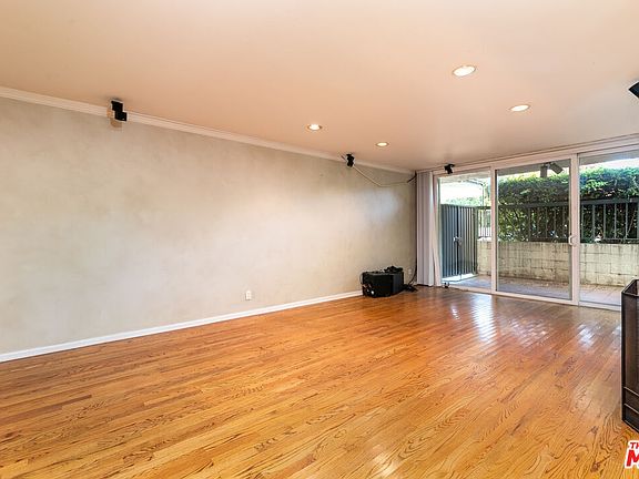 5th image of 8535 W West Knoll Dr APT 1