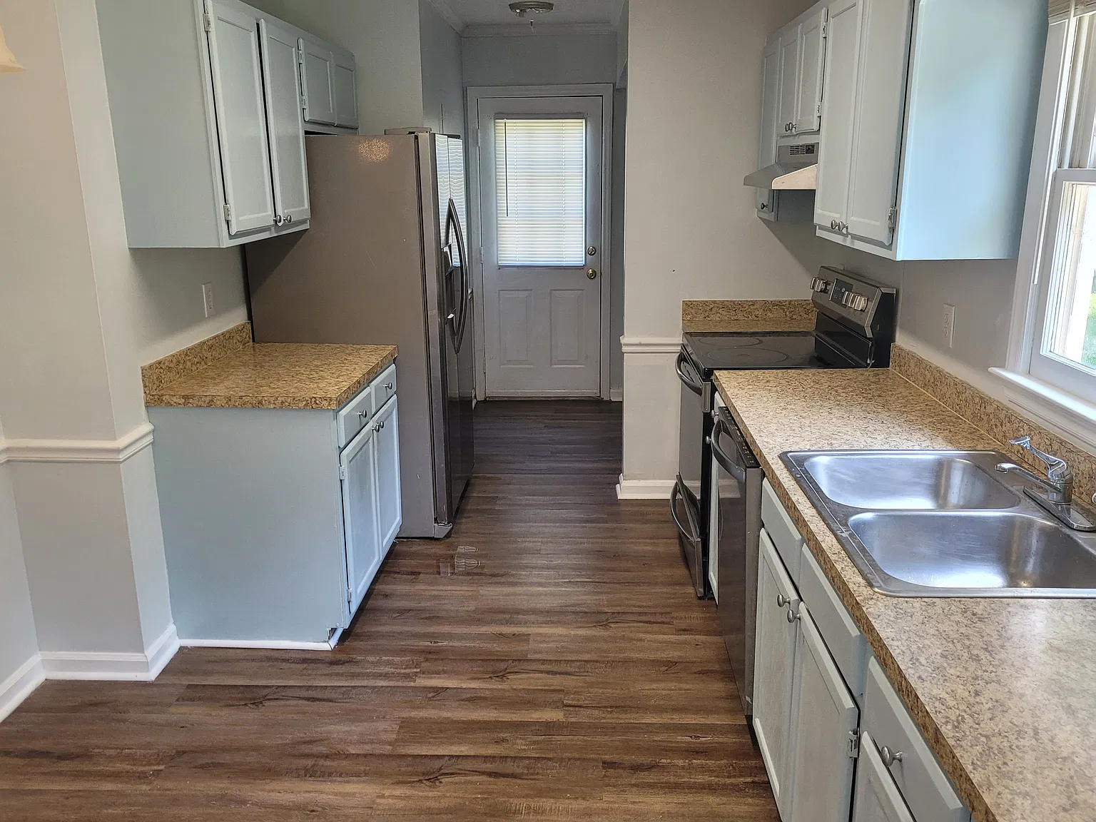 3 bed, 1118 sqft, $1,800 — Photo 3