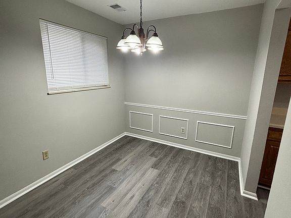 2nd image of 5537 Glenridge Dr APT 1