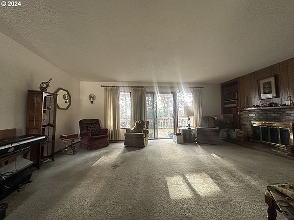 4th image of 7450 SW Cherry Dr