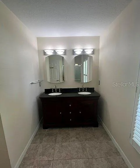 5048 NW 35th St — Photo 19