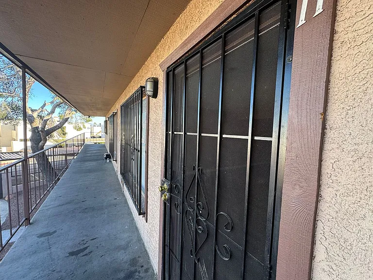 615 S Royal Crest Cir #11 — Photo 16