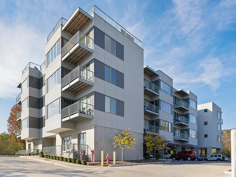 411 Fairpoint St #306 — Photo 4