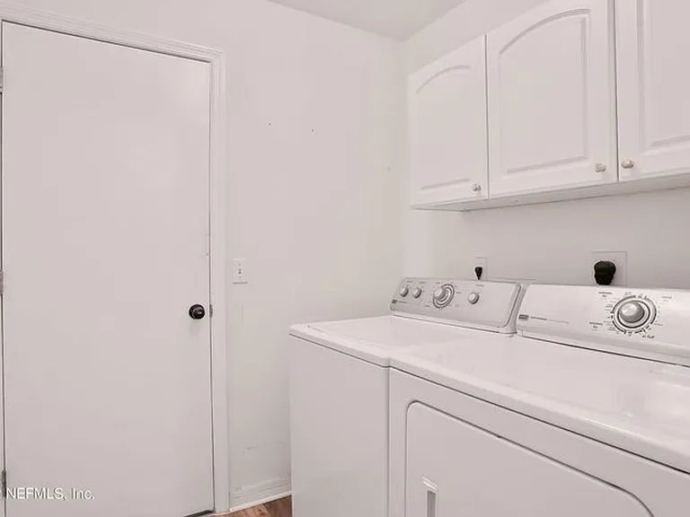 11 Wheatfield Dr — Photo 25