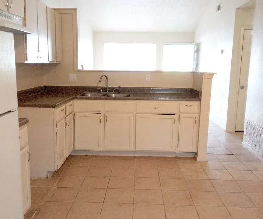 7228 Glen Bay