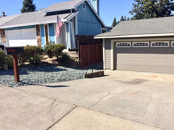3rd image of 435 Cameron Way