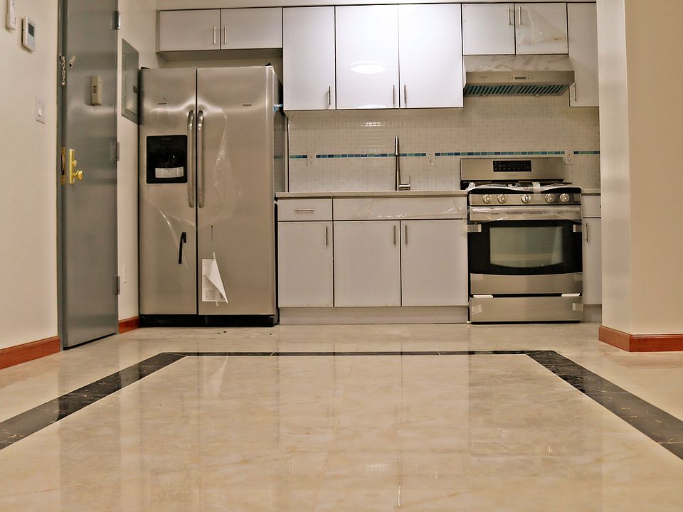 1st image of 10838 41st Ave