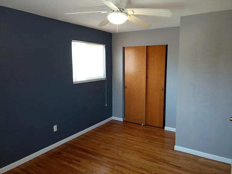 1239 Kraft St — Photo 9