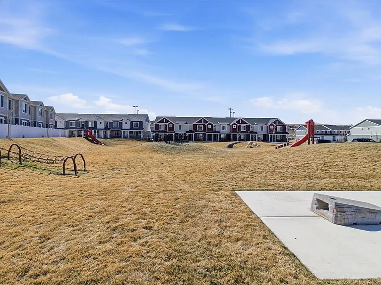 1194 W Summit Ridge Pkwy — Photo 26