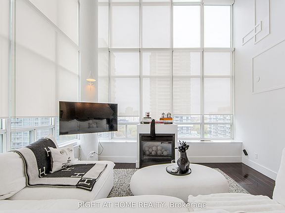 4th image of 250 Manitoba St SE #728