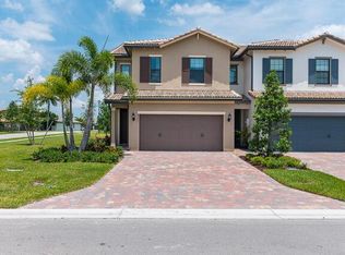 8245 Cadre Noir Rd, Lake Worth, FL 33467