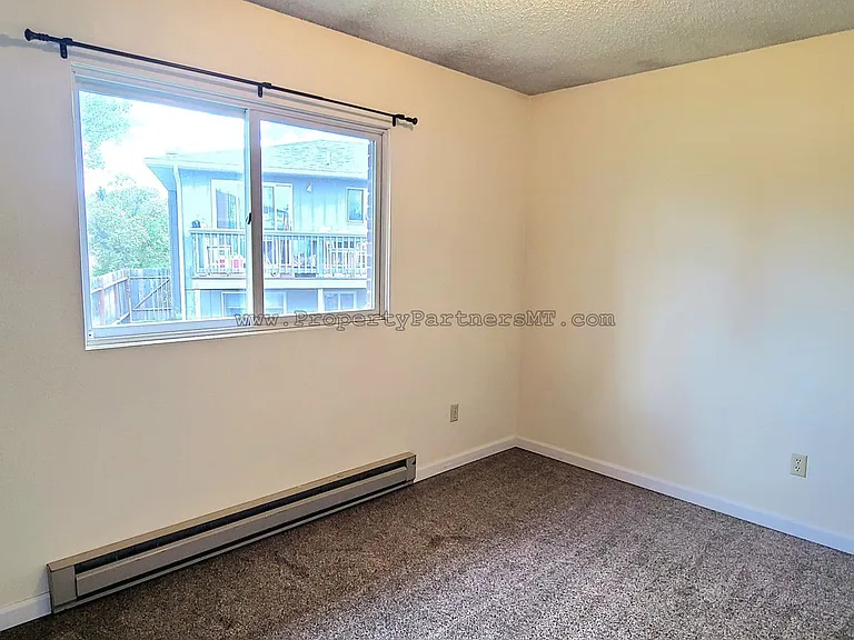311 S 15th Ave — Photo 4