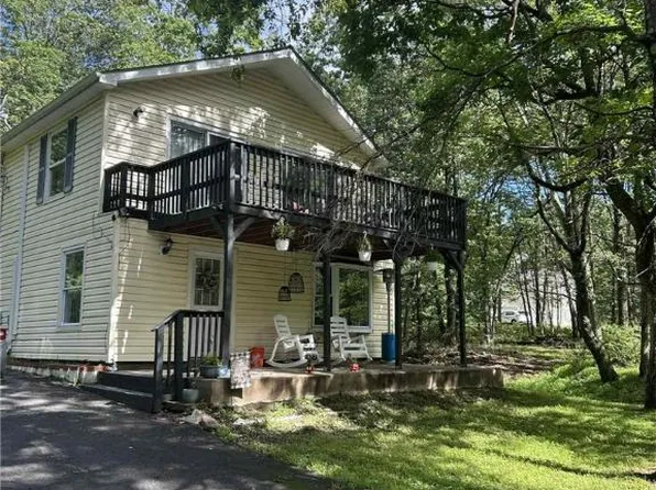 15 Hiawatha Trl, Albrightsville, PA 18210
