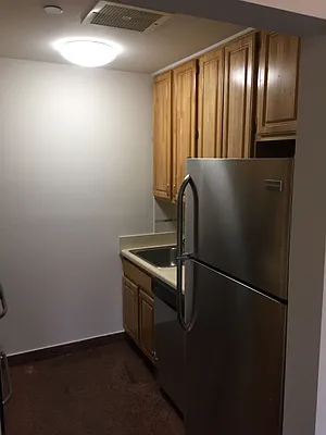 Rented by Metroline Realty | media 25