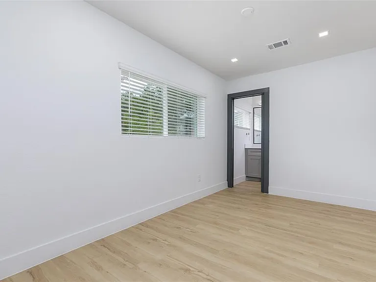 2801 Weisenberger St #101 — Photo 12