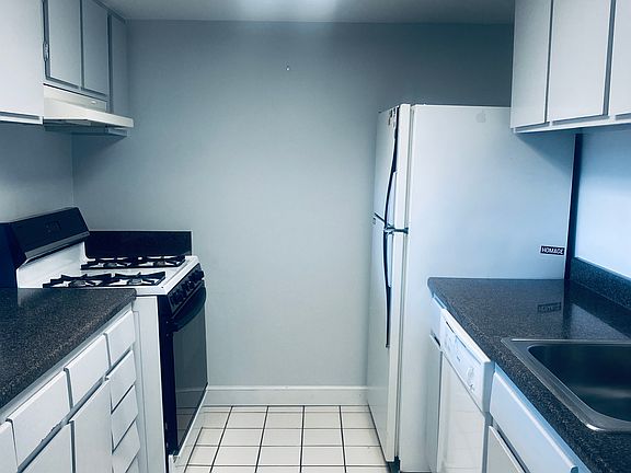 5th image of 410 W 7th St APT 1727