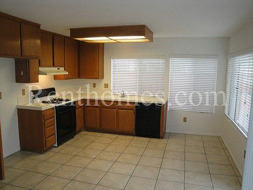 3rd image of 10393 Penrod Ln