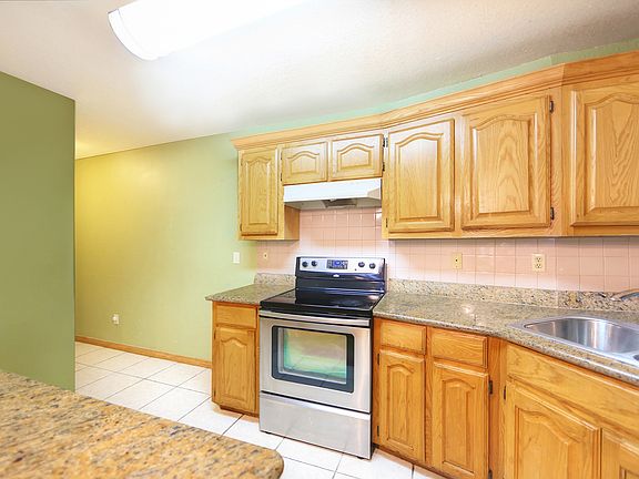 5th image of 2911 N 42nd Ln