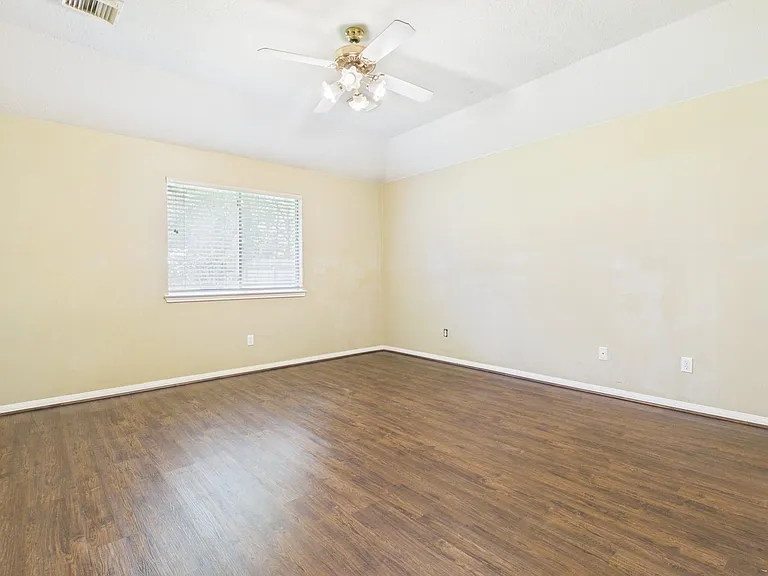 3914 Cyril Dr — Photo 14