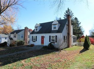 39 Hilltop Dr, West Hartford, CT 06107