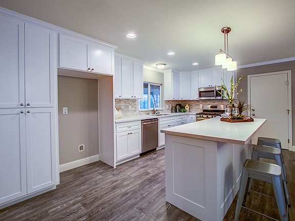 5th image of 9918 Valley Pines Dr