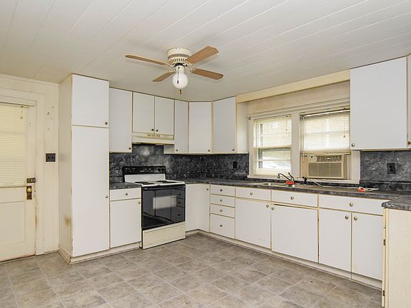 5th image of 1310 Cherokee Cir