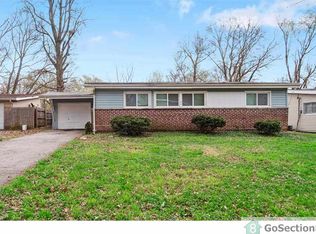 6820 Waterleigh Dr, Saint Louis, MO 63134