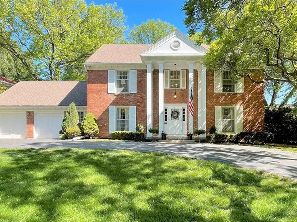420 W 57th Ter, Kansas City, MO 64113