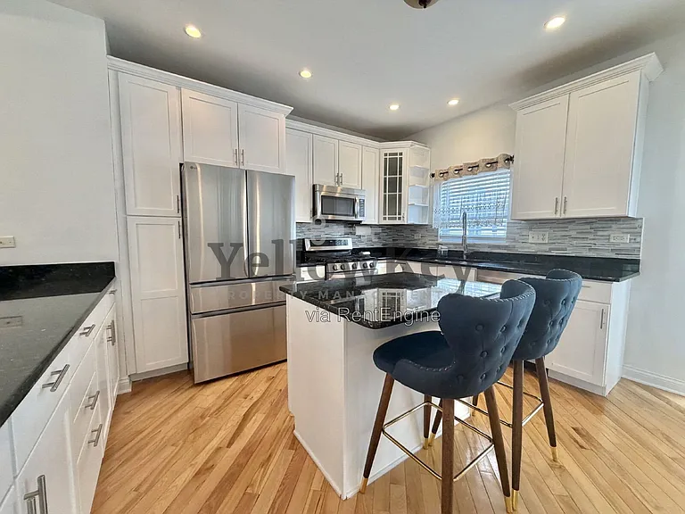 104 S Myrtle Ave — Photo 4