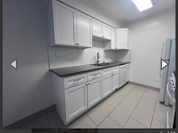3rd image of 1946 S Bedford St #4