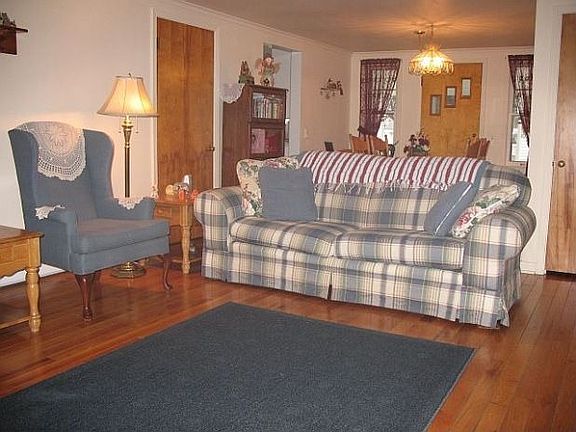 2nd image of 100 Hazeltine Ave