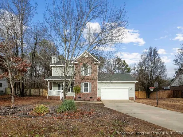 327 Greentree Dr, Raeford, NC 28376