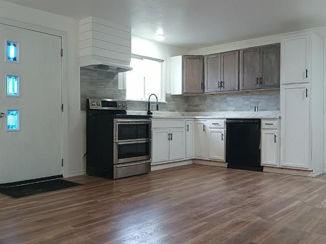 1st image of 305 1st St