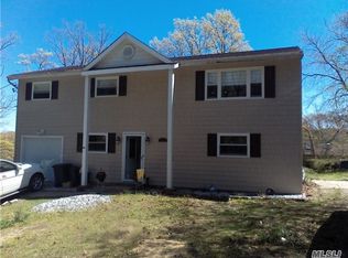 110 Dawn Rd, Rocky Point, NY 11778