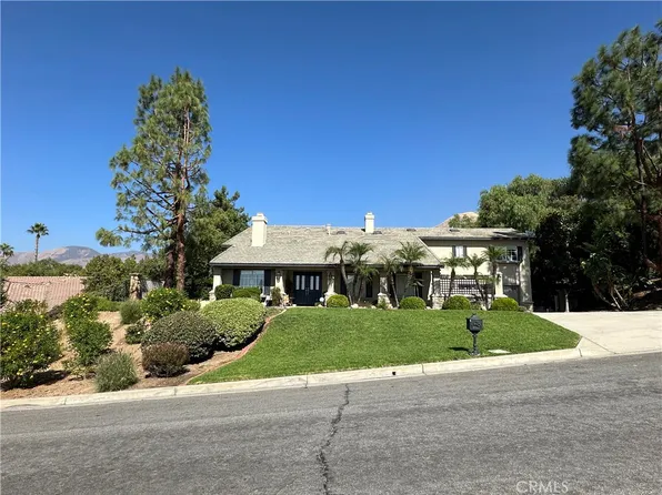 28864 Terrace Dr, Highland, CA 92346