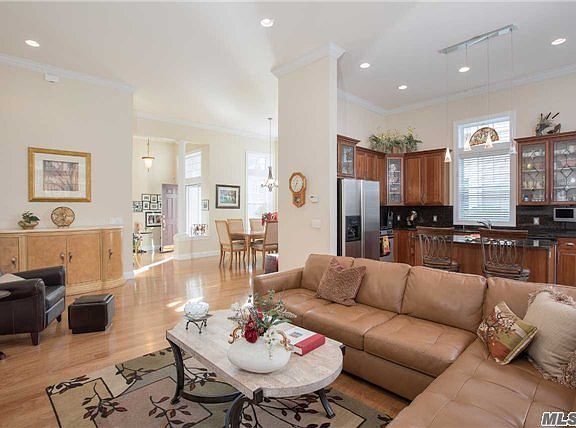 3rd image of 239 Encore Blvd