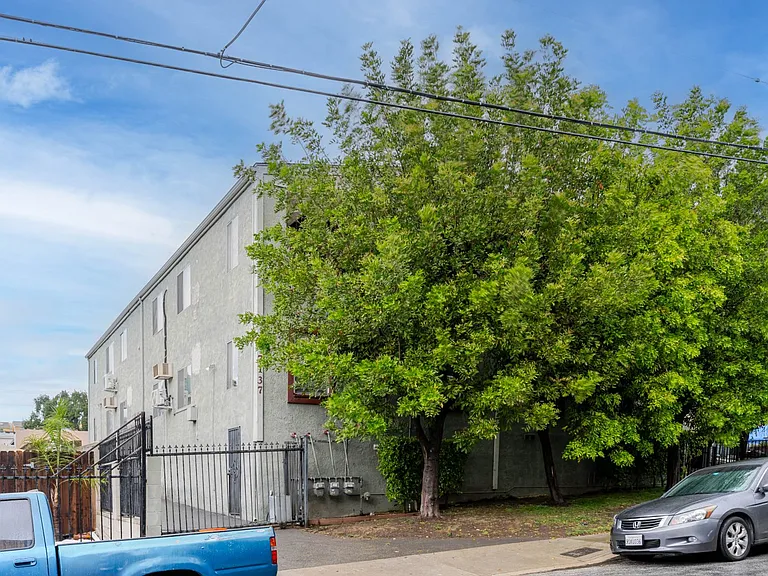 7137 Greeley St #7 — Photo 17