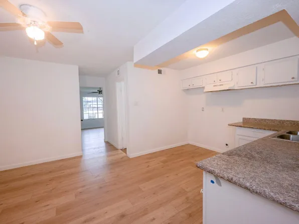 12048 Beechnut St, Houston, TX 77072
