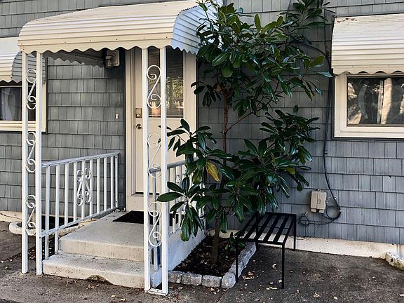 2nd image of 425 Lafayette Ave