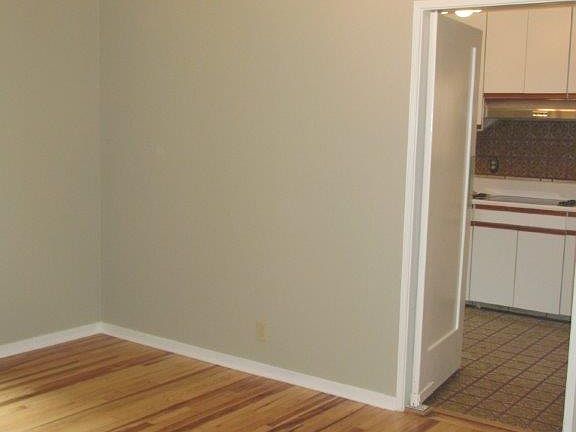 4th image of 831 Alameda De Las Pulgas