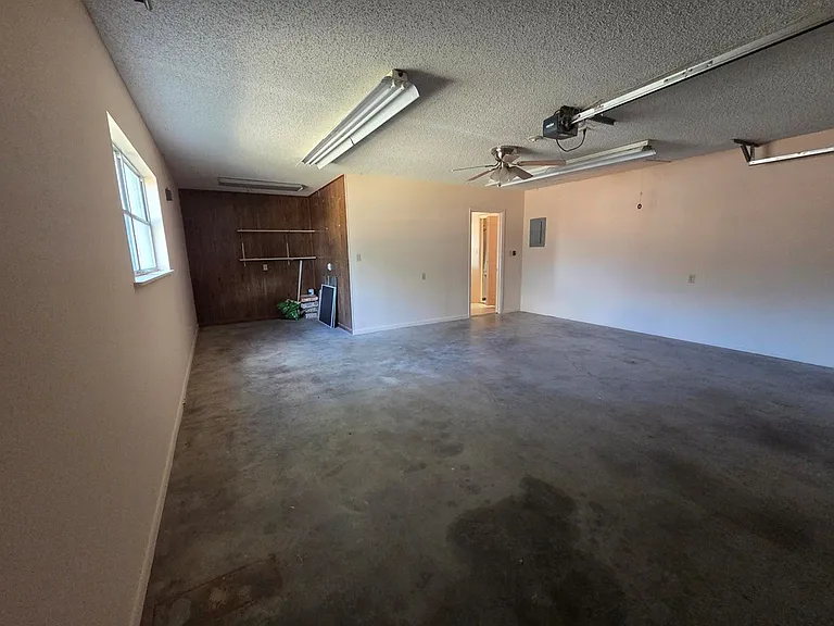 607 S Columbus St — Photo 17