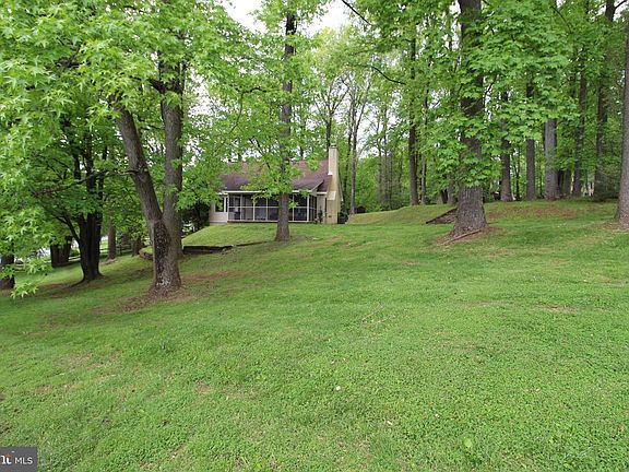 3rd image of 1520 Winding Brook Run