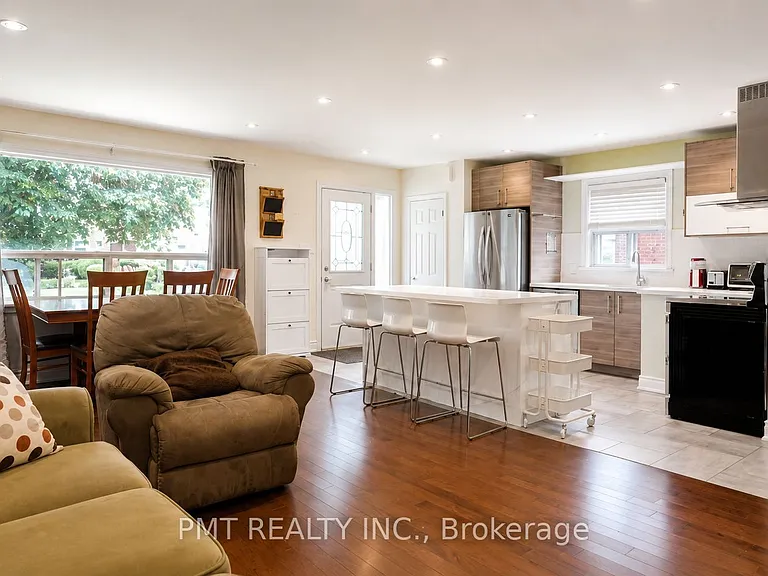 59 Mitcham Dr — Photo 3