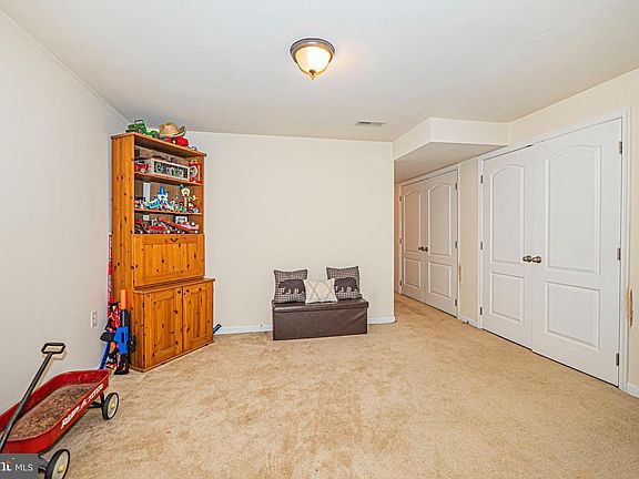 4th image of 79 Kensington Ter