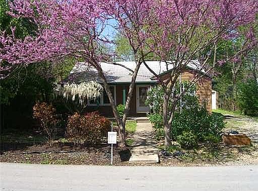 1st image of 303 SE Henry St