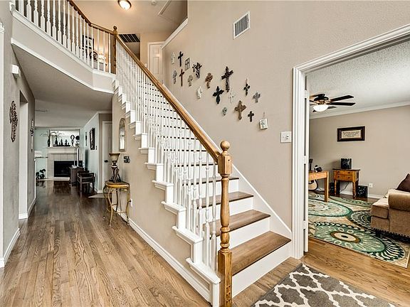 4th image of 5100 Boxwood Ln